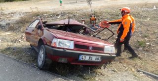 Kütahyada Tır Otomobile Çarptı: 2 Ölü, 7 Yaralı