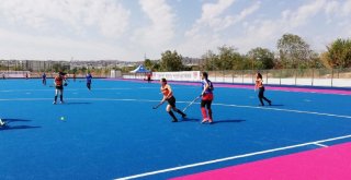 Hokey Sahasında İlk Heyecan