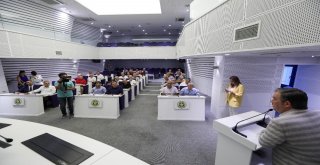 Başkan Piriştina Belediye Çalışanlarıyla Bayramlaştı