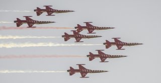 Türk Yıldızlarından Nefes Kesen Prova Uçuşu