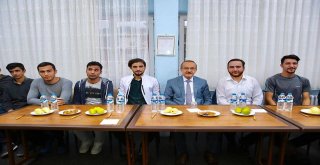 Vali Sosyal Medyadan Halka Ulaşıyor