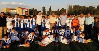 Bursa Muş İlderden Hasköylü Sporculara Malzeme Desteği