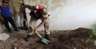 Leylanın Bulunması İçin Metruk Evlerde Kazı Yapıldı