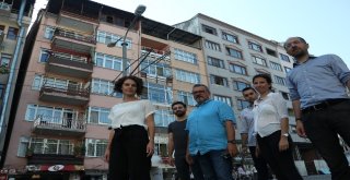 Depremin Merkezinde Onlarca Aile Pisa Kulelerinde Yaşıyor