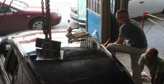 Yüz Binlerce Lira Değerindeki Araçları Orijinalliğini Bozmadan Tamir Ediyor