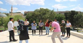 İşitme Engelli Genç Kızın Klip Hayalini İşaret Dili İle Gerçekleştirdiler