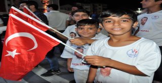 Manisalılar 15 Temmuzda Yine Meydanı Doldurdu