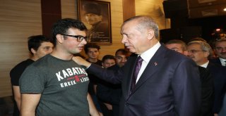 Öğrencilerden Cumhurbaşkanı Erdoğana Yoğun İlgi