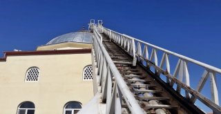 Yaralı Leylekleri İtfaiye Kurtardı