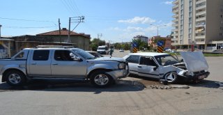 Kozanda Trafik Kazası: 3 Yaralı