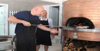 Çeşmede Dünya Standartlarında 500 Tllik Pizza