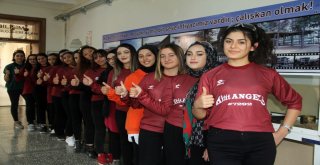 Anadolunun Kızlardan Oluşan İlk Robot Takımı Kanadada Türkiyeyi Temsil Edecek