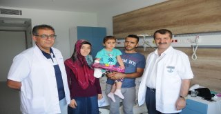 Küçük Zeynep Artık Parmaklarını Kullanabilecek