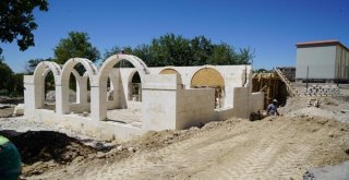 Hacı Abuzer Baba Türbesini Yenileniyor