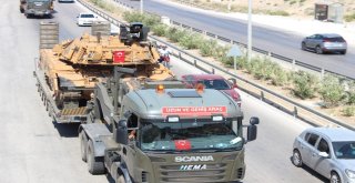 Suriye Sınırına Askeri Sevkiyat Sürüyor