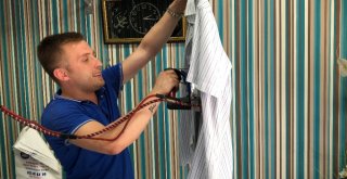 Damatlığın Cebinde Bulduğu 4 Bin 700 Tlyi Sahibine Teslim Etti