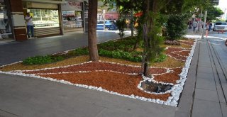 Kırıkkale Belediyesi Mahallelerdeki Peyzaj Ve Asfalt Çalışmalarını Sürdürüyor