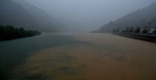 Belediye Anonslar Yaparak Uyarıyor; Sel Ve Taşkına Dikkat