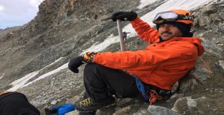 Türk Dağcılar Alplerin Zirvesinde Türk Bayrağı Açtı