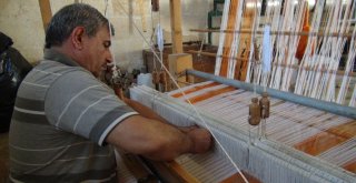 Geleneksel El Sanatları Ustaların Ellerinde Hayat Buluyor