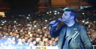 Oğuzhan Koç Konserine Büyük İlgi