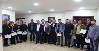 Girişimcilik Kurslarında Başarılı Olan Kursiyerlere Belge Verildi