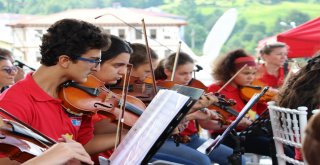 Hayratlı Ve Kadıköylü Çocuklar Birlikte Konser Verdi