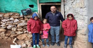 Şehit Yakınları Derneğinden 70 Çocuğa Kışlık Elbise