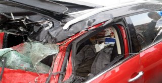 Maltepede Sıkışmalı Trafik Kazası: 1İ Ağır 2 Yaralı