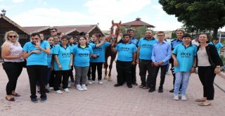 (Özel) Polislerden Engelli Çocuklara Atlı Terapi
