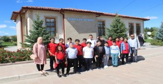 Cumhuriyet Üniversitesi Vakfı Okulları Öğrencileri Gazileri Unutmadı