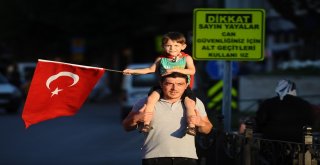 Bursada Binler Bayrak Yürüyüşünde Buluştu