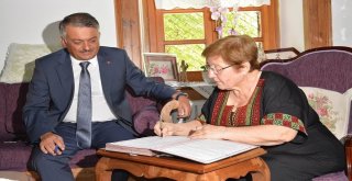 Vali Yazıcı “Bu Hayırda Yarışın Devam Etmesini Diliyorum”