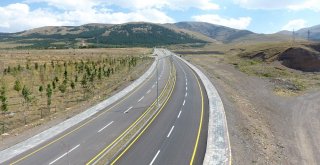 Büyükşehir Güvenli Ve Konforlu Bir Ulaşım Ağı İçin Yol Yapıyor
