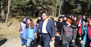Bakan Kasapoğlundan Gençlik Kampına Sürpriz Ziyaret
