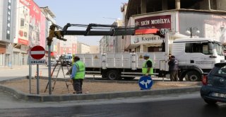 Van Büyükşehirden Trafik Levhaları Çalışması