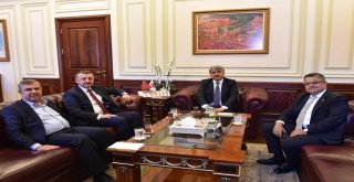 Vali Büyükakının Ankara Çıkarması