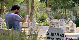 Mezarlık Ve Şehitliklerde Hüzünlü Bayram