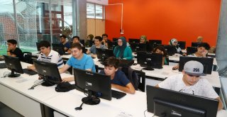 Başakşehirli Gençlere Bilgisayar Eğitimi