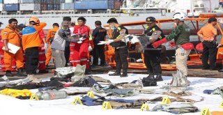 Endonezyalı Yetkililer: Uçak Kazasından Kurtulan Olduğunu Sanmıyoruz