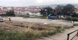 Başkan Bakıcı, Yokuş Sokak Parkında İncelemelerde Bulundu