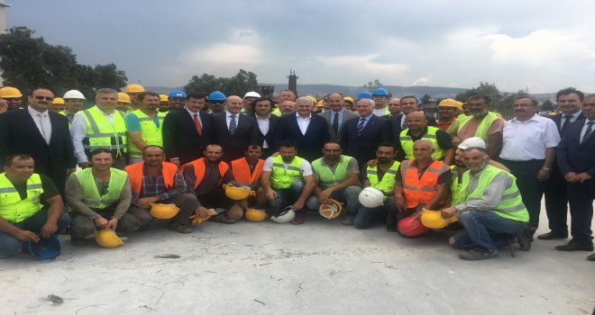 Binali Yıldırımdan Nevvar Salih İşgören Ulu Camii İnşaatına Ziyaret