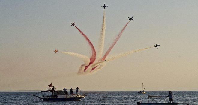 Türk Yıldızlarından Nefes Kesen Gösteri