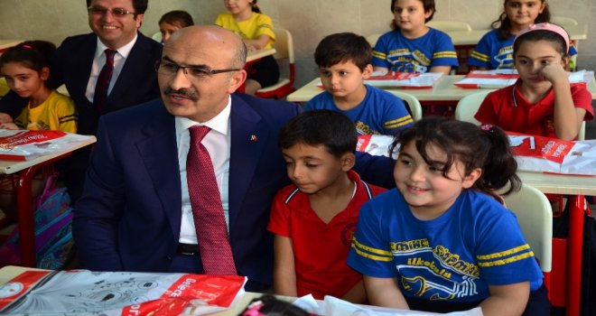 Adanada 500 Bin Öğrenci Okula Döndü