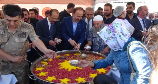 Şanlıurfada Cumhurbaşkanlığı Aşure İkramına Yoğun İlgi