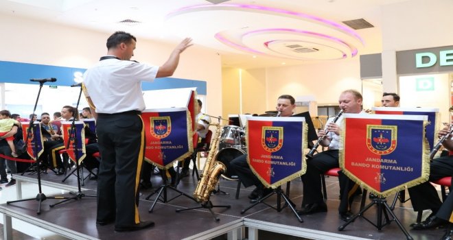 Van Avmde Askeri Bando Konseri