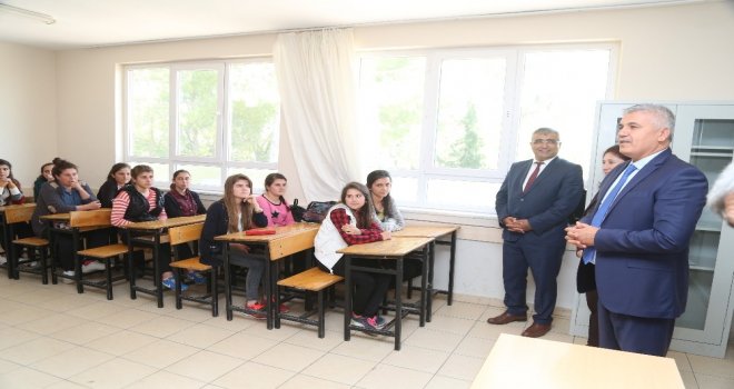 Başkan Çalık, Sınava Girecek Öğrencilere Başarılar Diledi