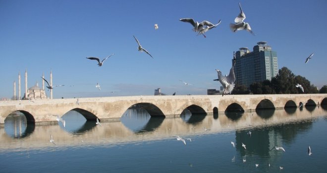 Adananın Tarihi Mekanları Büyülüyor