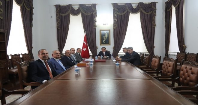 Vali Topaca, Hayırsever Niyazi Ercan İle Okul Pansiyonu Protokolü İmzaladı