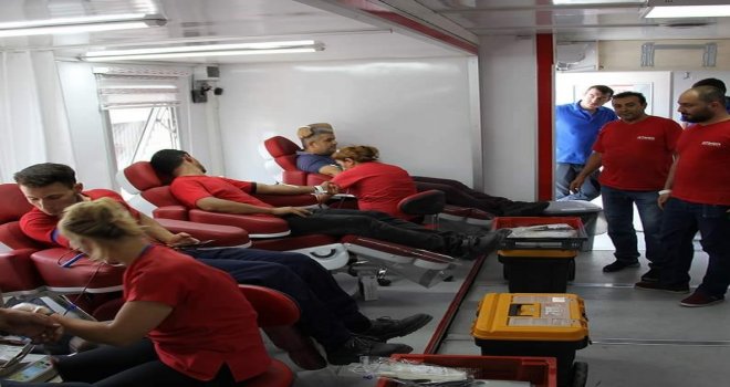 Atikerden Kızılaya Kan Bağışı